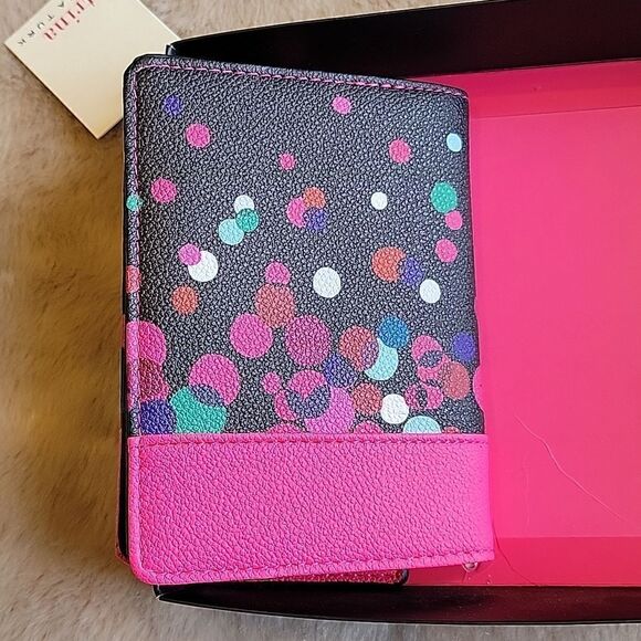 TRINA TURK TRAVEL ACCESSORY SET, PASSPORT COVER AND LUGGAGE TAG - NEW - Picture 7 of 10